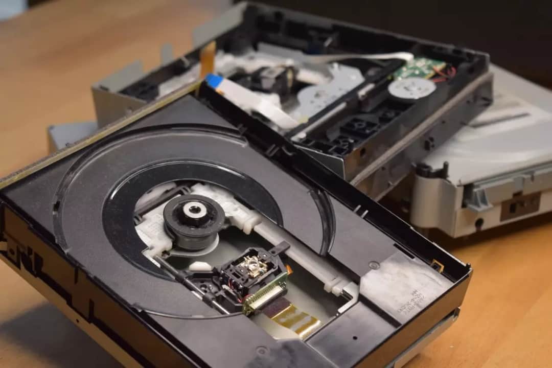 Xbox 360: Demontaż Fat, Slim, E Czy naprawisz ją sam?